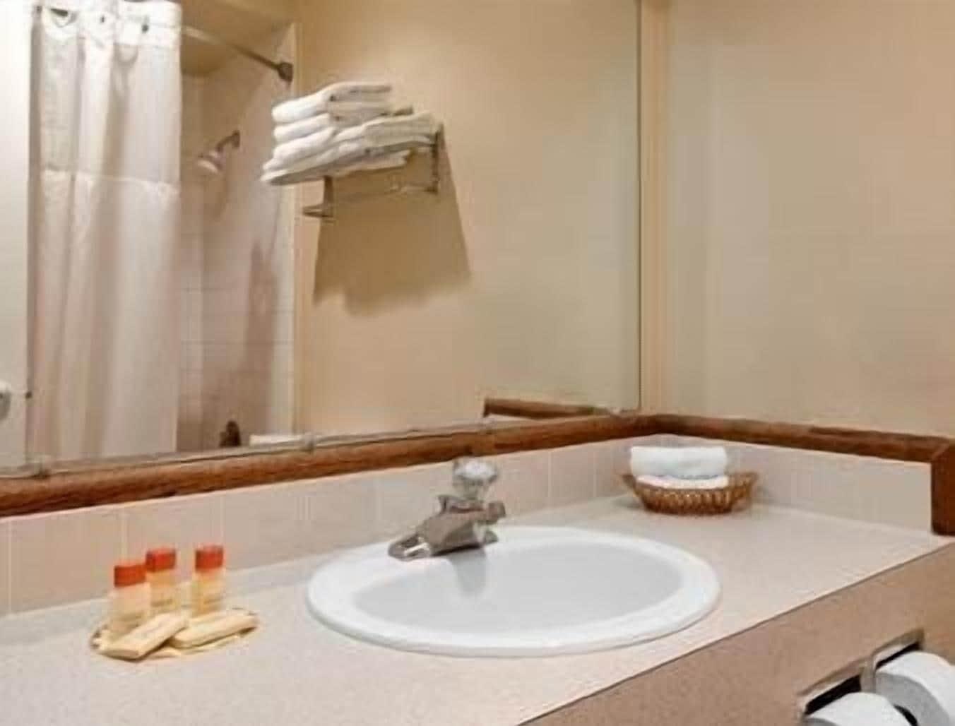 Days Inn By Wyndham Bellingham Wa Exterior photo