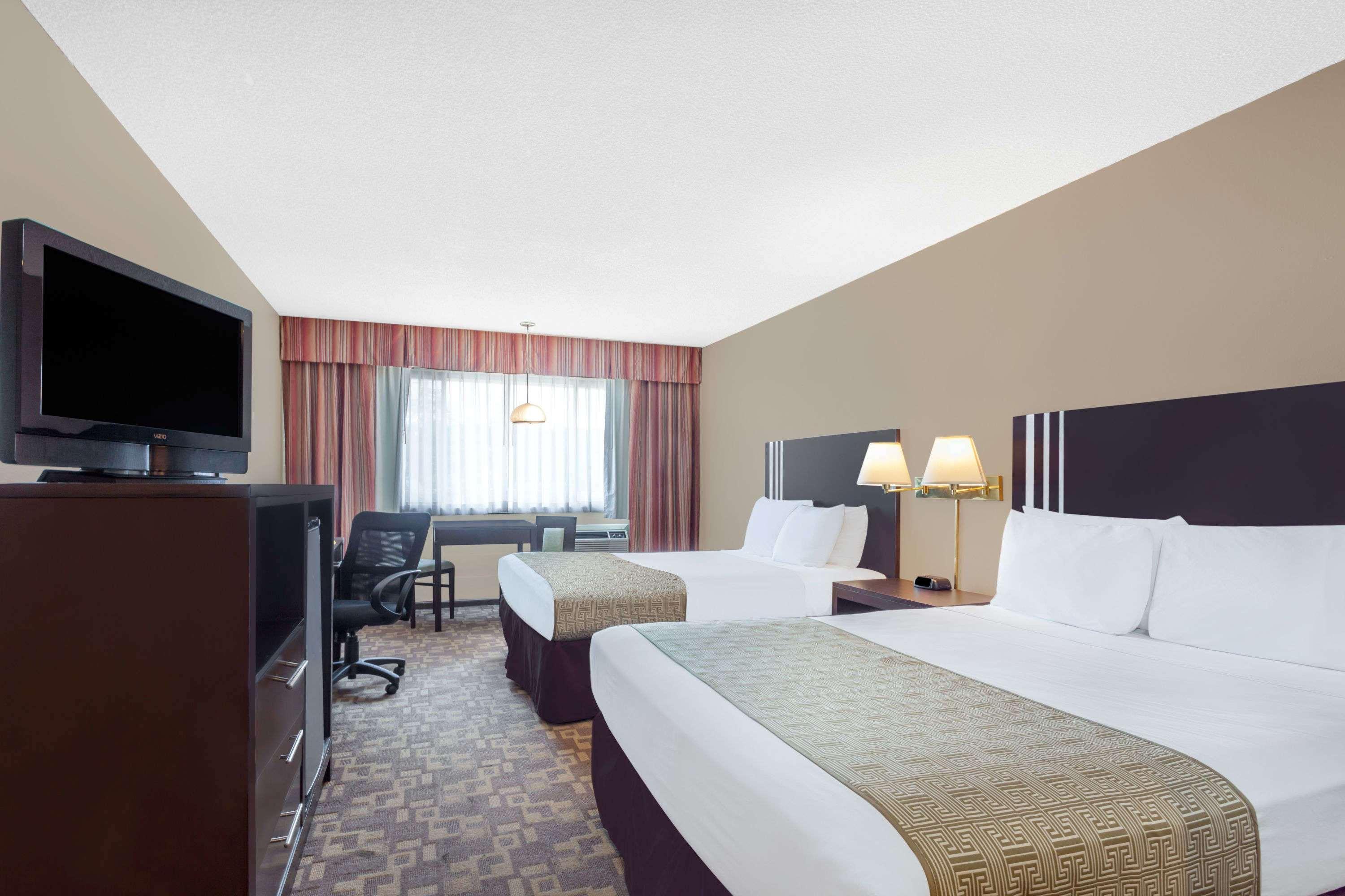 Days Inn By Wyndham Bellingham Wa Exterior photo