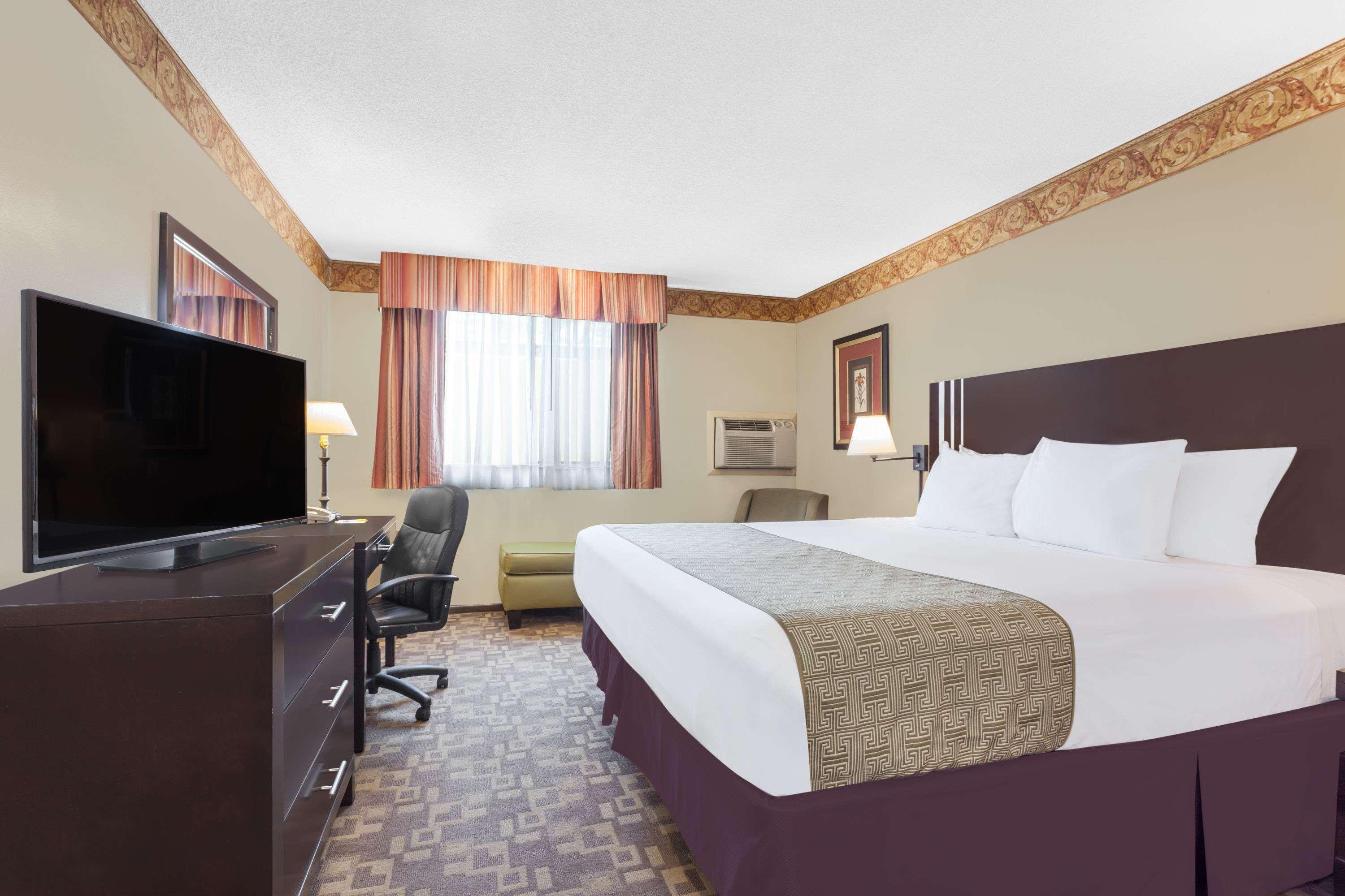 Days Inn By Wyndham Bellingham Wa Exterior photo
