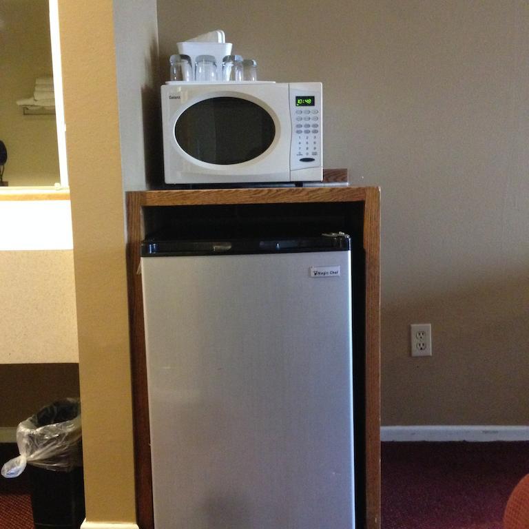 Days Inn By Wyndham Bellingham Wa Room photo